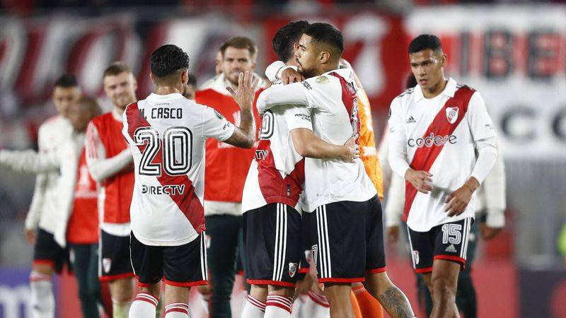Líder River Plate vence a Independiente en clásico del fútbol argentino
