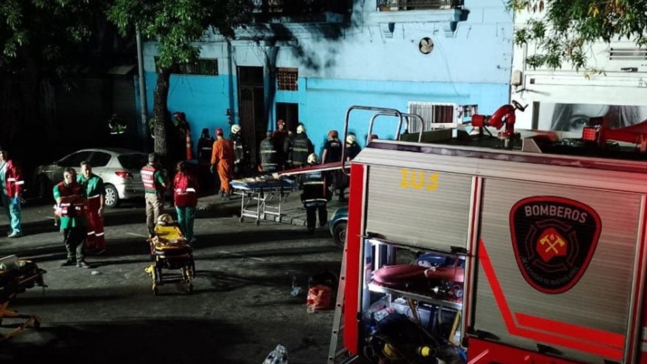 Derrumbe en Floresta: dos muertos y decenas de heridos