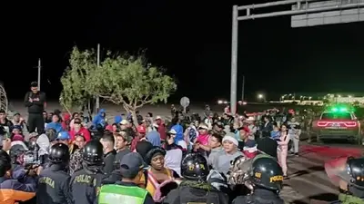 Tensión diplomática y violencia contra migrantes en la frontera entre Chile y Perú Tensión diplomática y violencia contra migrantes en la frontera entre Chile y Perú