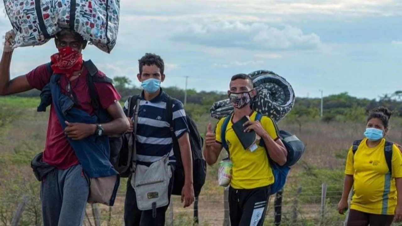 Migración: Venezuela pidió a Chile y Perú "garantías" para enviar aviones y regresar a los varados