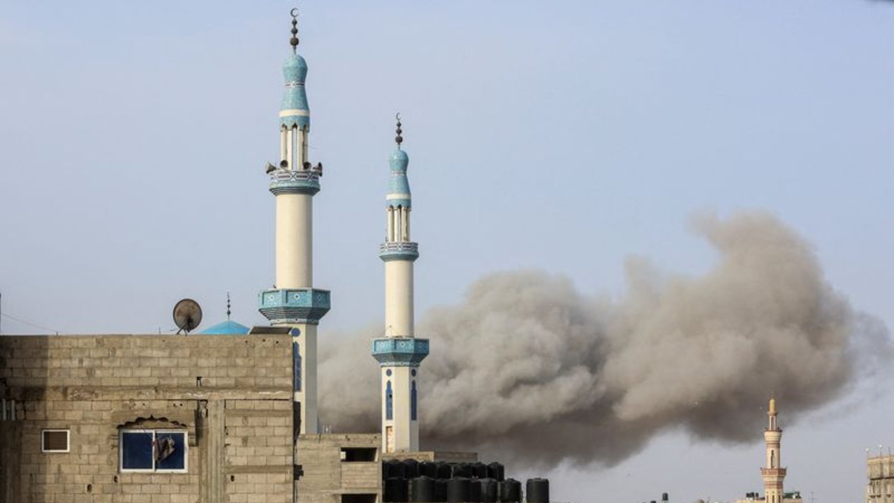 Reino Unido, presionado para dejar de vender armas a Israel tras muerte de cooperantes