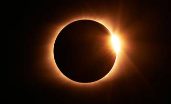 Eclipse anular solar "anillo de fuego": cómo verlo en vivo el 17 de febrero 2026 | Astronomia