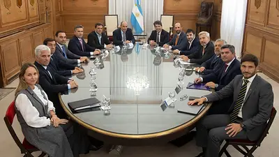 ¿Cortocircuito en Juntos por el Cambio? Gobernadores piden por la Ley Bases, pero hay dudas sobre Pullaro ¿Cortocircuito en Juntos por el Cambio? Gobernadores piden por la Ley Bases, pero hay dudas sobre Pullaro