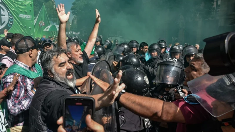 Conflicto social hoy 1 de julio: paro, marchas y piquetes contra Javier Milei