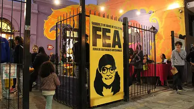 Vuelve la FEA: la feria para festejar a las editoriales artesanales. Vuelve la FEA: la feria para festejar a las editoriales artesanales.