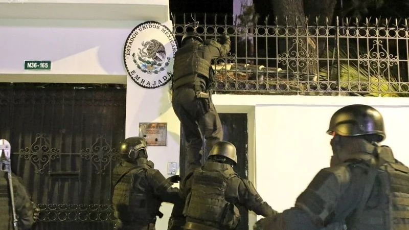 La policía ecuatoriana entró en la embajada de México y detuvo a Jorge Glas, ex vicepresidente de Rafael Correa