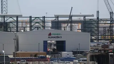 México recortará al menos 330,000 bpd de exportaciones de crudo en mayo, dicen fuentes México recortará al menos 330,000 bpd de exportaciones de crudo en mayo, dicen fuentes