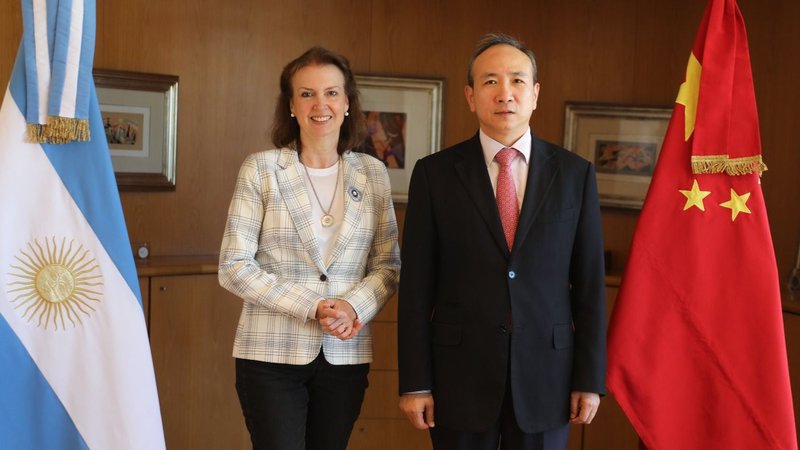 Otro papelón de Argentina con China: la dura réplica de la embajada por la base en Neuquén