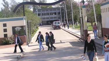 Preocupación en la UNaF cercana a Milei: denuncian persecución a 50 docentes por "incompatibilidad ideológica"