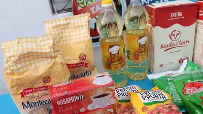 En medio del ajuste de Milei, Insfrán entrega cajas de alimentos gratis a comunidades originarias En medio del ajuste de Milei, Insfrán entrega cajas de alimentos gratis a comunidades originarias