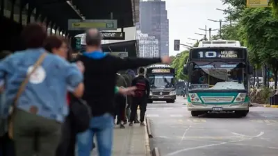 ¿Hay paro de colectivos mañana 25 de abril?: de qué depende y a qué hora se anuncia ¿Hay paro de colectivos mañana 25 de abril?: de qué depende y a qué hora se anuncia