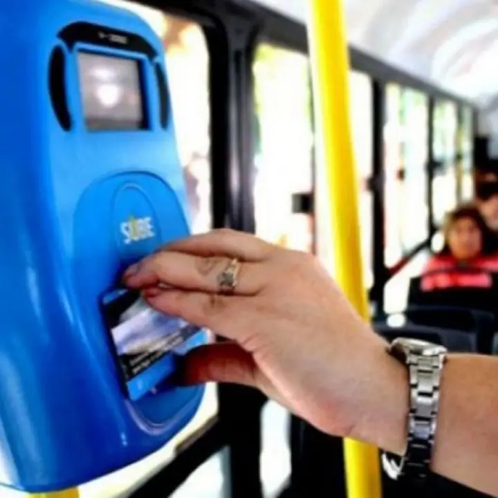 Cuánto cuesta el colectivo en mayo de 2024: el precio | El Destape