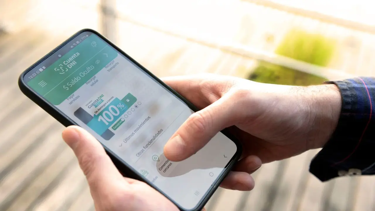 Celular con Cuetna DNI