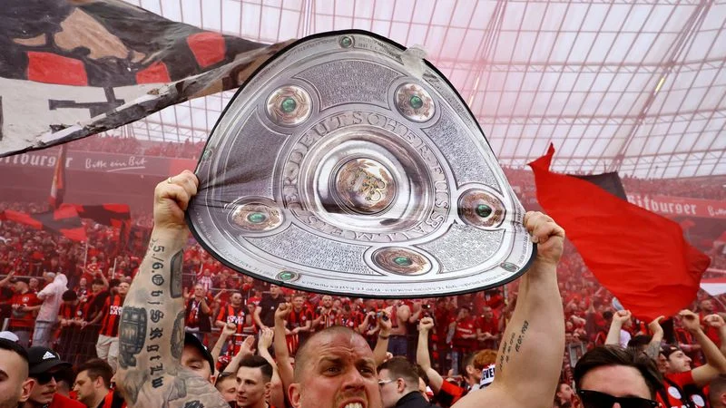 El Leverkusen se proclama campeón de la Bundesliga tras golear al Bremen