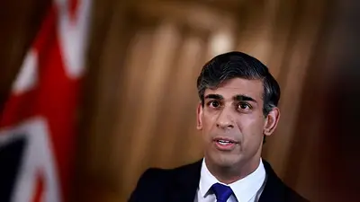 El Parlamento británico se dispone a aprobar el plan de enviar emigrantes a Ruanda El Parlamento británico se dispone a aprobar el plan de enviar emigrantes a Ruanda