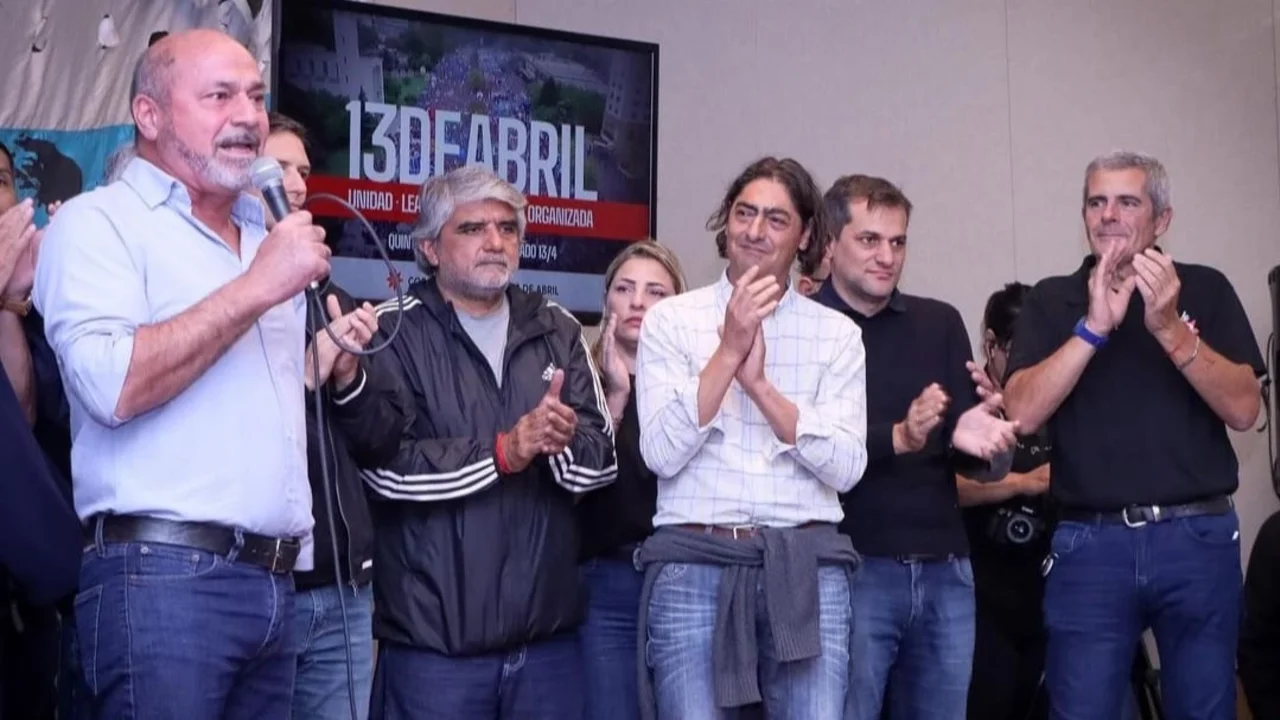 Fuerte apoyo del intendente K Mario Secco a Axel Kicillof: “Es el único candidato”