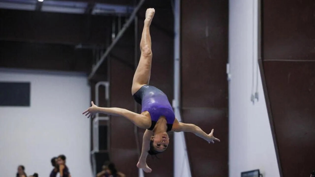 Gimnasta Sunisa Lee regresa a la competencia tras luchar contra una enfermedad renal