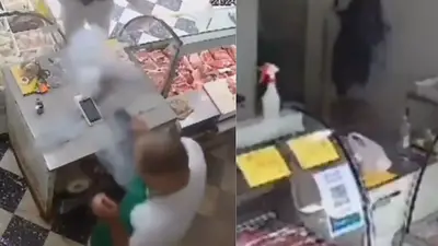 Un carnicero estaba cobrando una compra y vivió una tragedia con el posnet. Un carnicero estaba cobrando una compra y vivió una tragedia con el posnet.