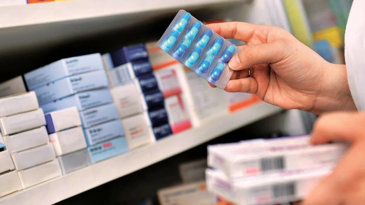 Milei no da tregua: caen las ventas de medicamentos y crece la preocupación por el impacto en la salud de los riojanos