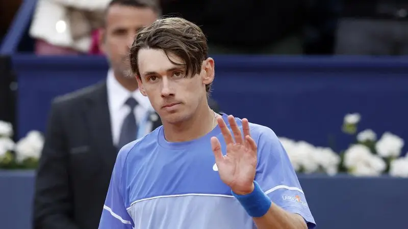 Nadal cae con De Miñaur y queda eliminado en su regreso a Barcelona