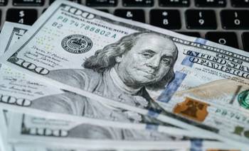 El dólar oficial bajó cinco pesos y cerró a $ 1.335 | Dólar