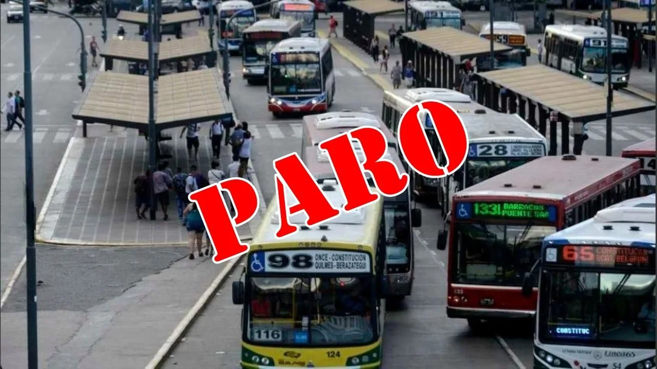 Paro de colectivos: qué líneas de colectivos están de paro en la Argentina este viernes 19 de abril de 2024
