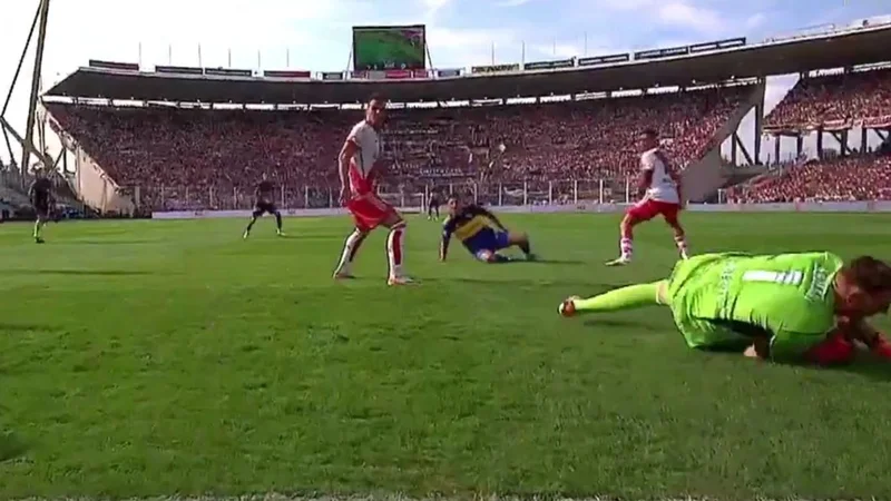Boca vs River: el detalle oculto en la cancha que fue clave en el gol de Merentiel