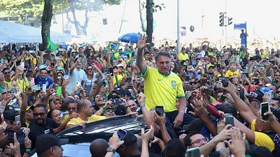 El brasileño Jair Bolsonaro reúne a sus partidarios en Río de Janeiro El brasileño Jair Bolsonaro reúne a sus partidarios en Río de Janeiro