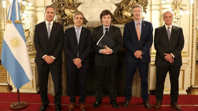 Sin anuncios y en tono de campaña, Milei ratificó el ajuste y celebró el superávit
