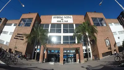 Estudiantes de la Universidad Nacional de José C. Paz se sumaron a la marcha contando su historia Estudiantes de la Universidad Nacional de José C. Paz se sumaron a la marcha contando su historia