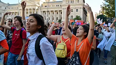 ¡Que vivan los estudiantes!: el editorial de Roberto Navarro ¡Que vivan los estudiantes!: el editorial de Roberto Navarro