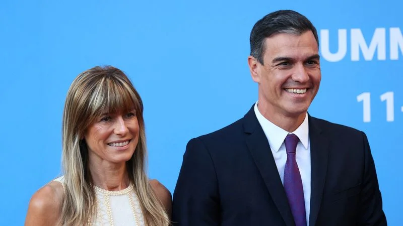 Un tribunal español investiga una acusación de corrupción contra la esposa de Pedro Sánchez