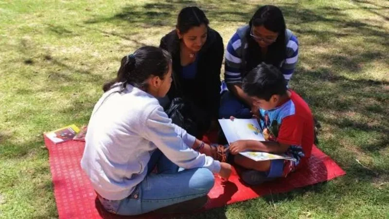 La novedosa campaña de alfabetización de La Rioja que promueve una hora de lectura en diferentes puntos de la provincia