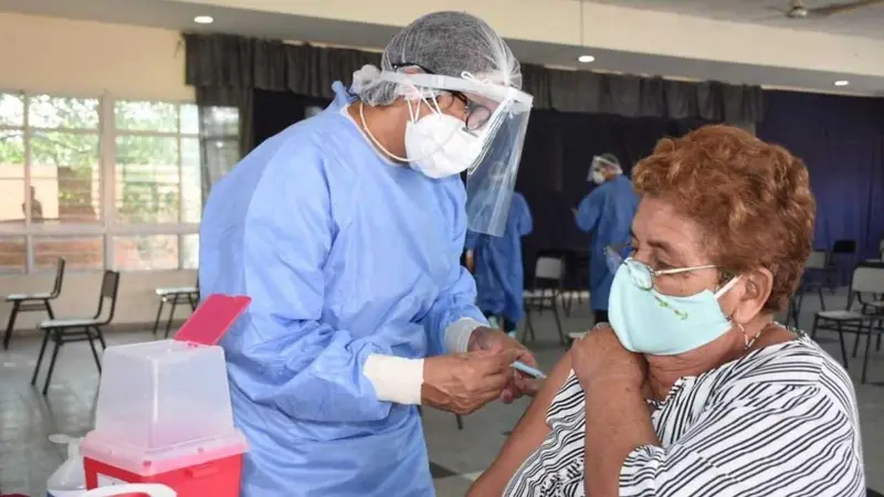 Importante campaña de vacunación llega a una provincia del norte argentino: quiénes pueden acceder