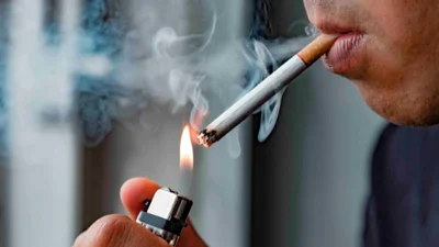 Mendoza prohibe el cigarrillo: no se podrá fumar en plazas, parques y frente a escuelas Mendoza prohibe el cigarrillo: no se podrá fumar en plazas, parques y frente a escuelas