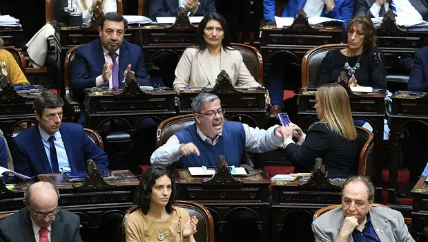 Alivio para endeudados: la oposición prepara una contraofensiva en el Congreso | Endeudamiento familiar