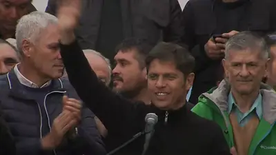 Kicillof: "Hacen falta dirigentes que estén a la altura del pueblo" Kicillof: "Hacen falta dirigentes que estén a la altura del pueblo"
