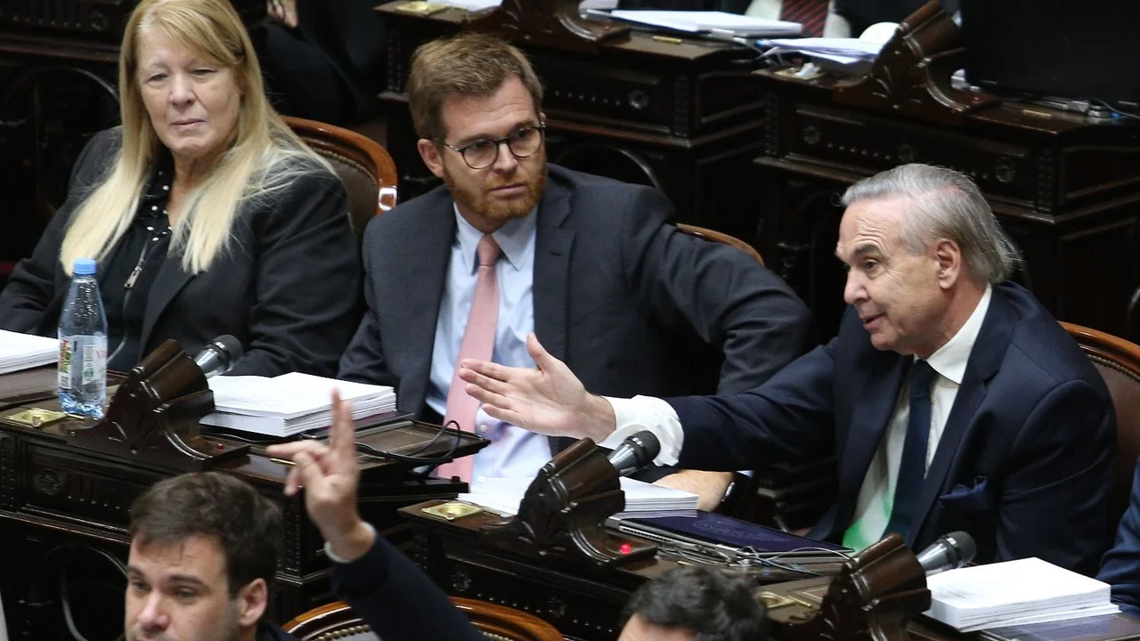 Quiénes son los diputados que votaron a favor de la reforma laboral que perjudica trabajadores