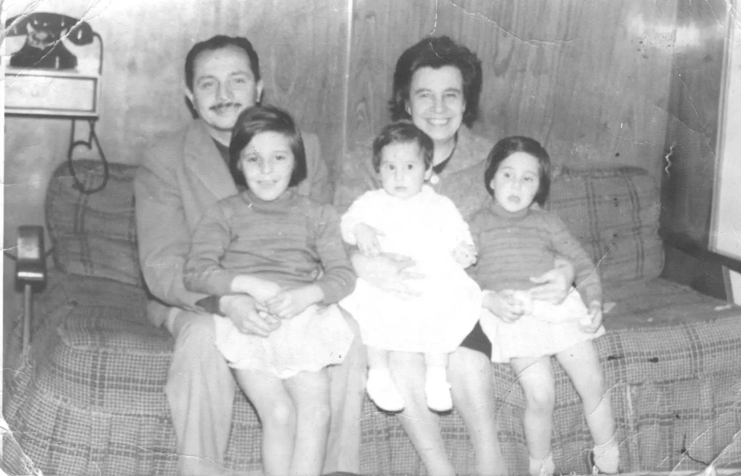 De madres de la casa a Madres de la Plaza: a 47 años del primer encuentro,  así es el legado de los pañuelos blancos en hijas y nietas | El Destape