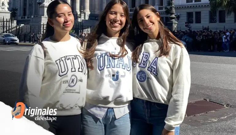 Tienen 20 años, se volvieron virales por hacer buzos de la UBA y le regalaron uno a CFK: "Reivindicamos la universidad pública que tanto nos dio"