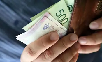 El salario mínimo alcanzó sólo medio mes de alimentos básicos para una familia en mayo | Salarios