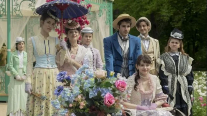 De qué trata Manual para señoritas, la nueva serie de Netflix. Cuál es la serie conocida como la Bridgerton española. Series de época en Netflix.