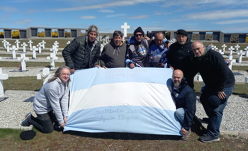 Son alumnos de la escuela del único maestro muerto en la guerra: su proyecto único | Historias de vida