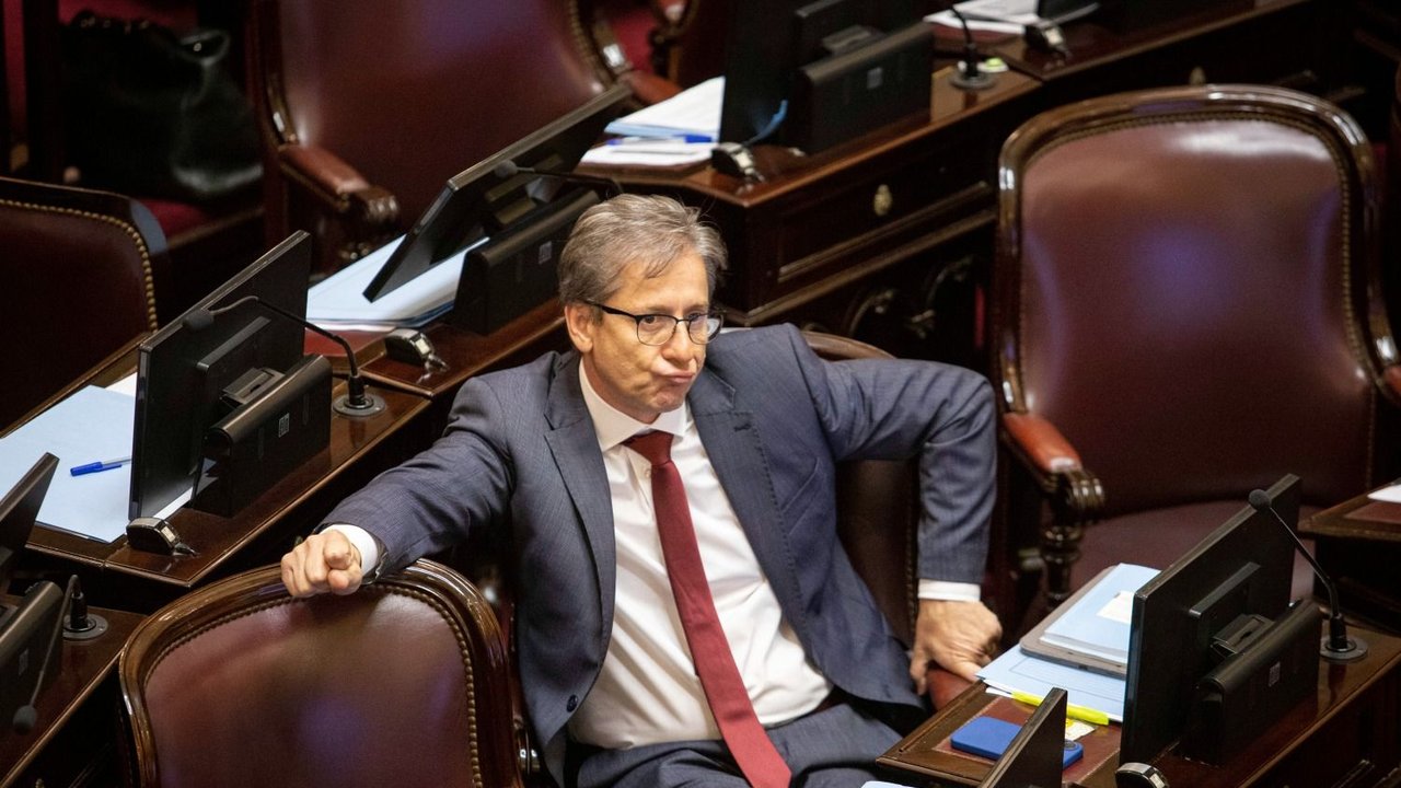 La advertencia de un aliado de Milei en el Senado sobre el criptoescándalo: "Juicio político"