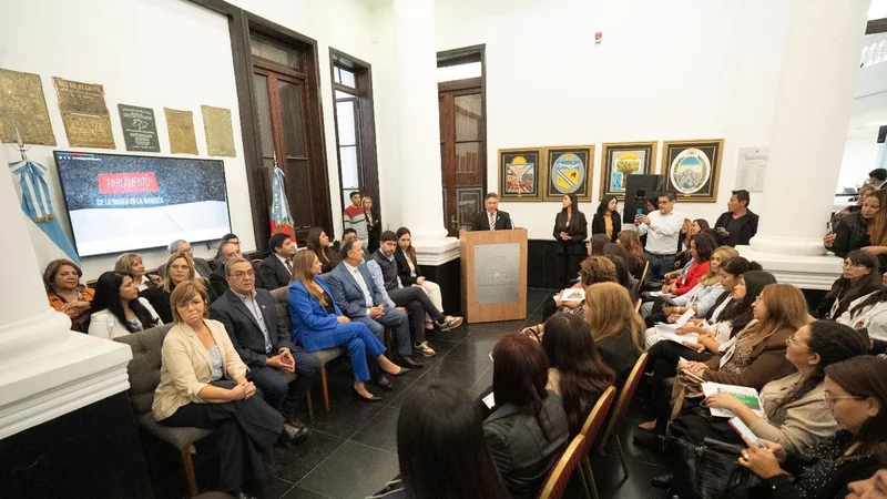Primer Parlamento de la Mujer "Victoria Romero": Quintela impulsa la participación femenina en la minería