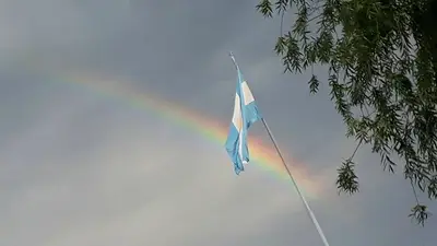 Arcoìris y la bandera de Argentina Arcoìris y la bandera de Argentina