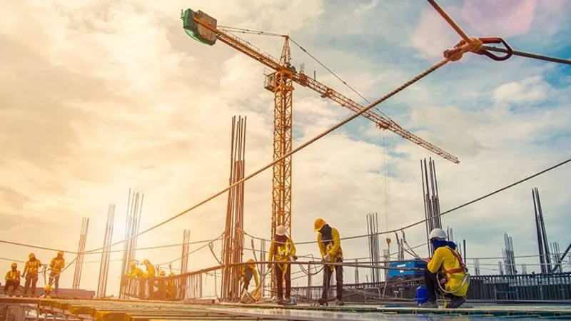 Con pérdidas de hasta 12% los salarios en la Construcción son los más afectados por Milei