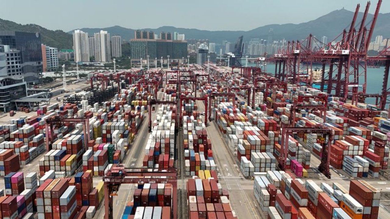 China toma represalias en guerra comercial global con amplios aranceles a productos de EEUU