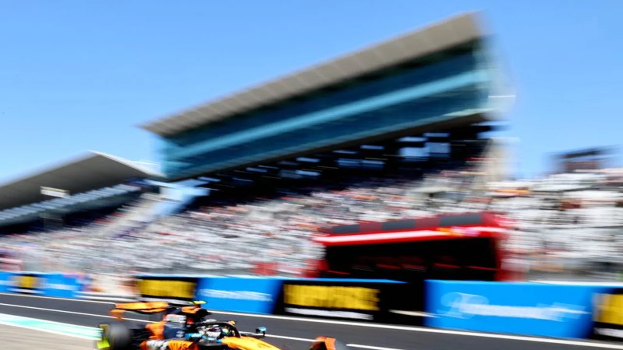 Los McLaren lideran entrenamientos libres del Gran Premio de Japón