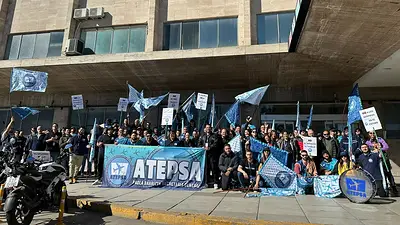 Controladores aéreos denuncian despidos y adelantan "acción sindical" Controladores aéreos denuncian despidos y adelantan "acción sindical"